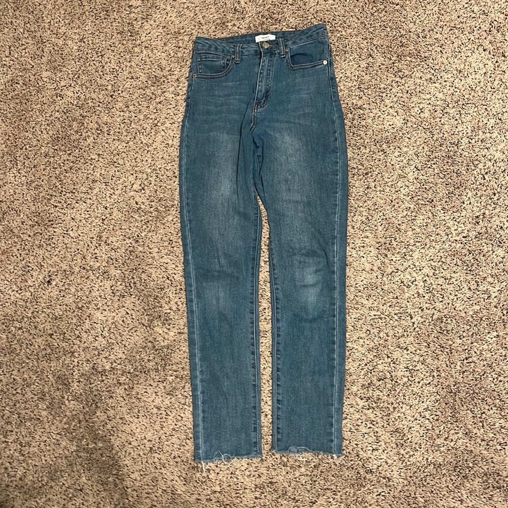 skinny blue jeans